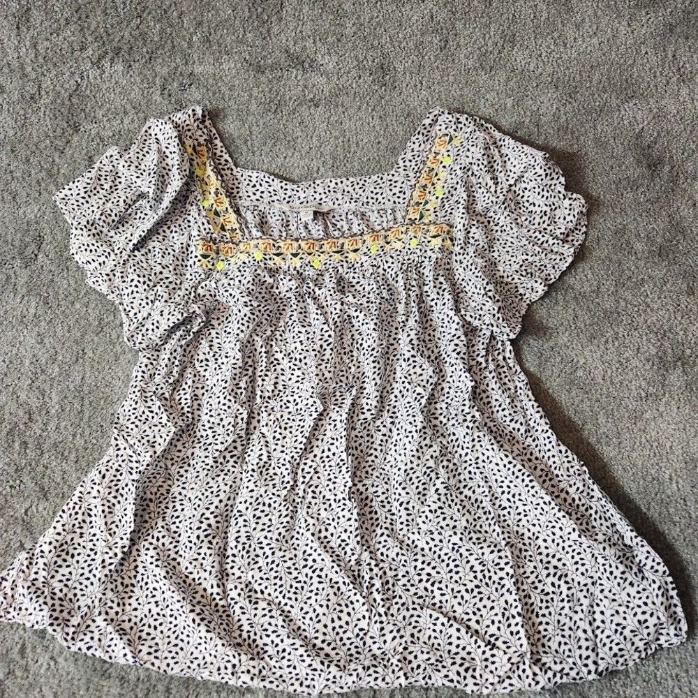 Davi & Dani Womens M Blouse Floral Design Short Sleeve Summer Top